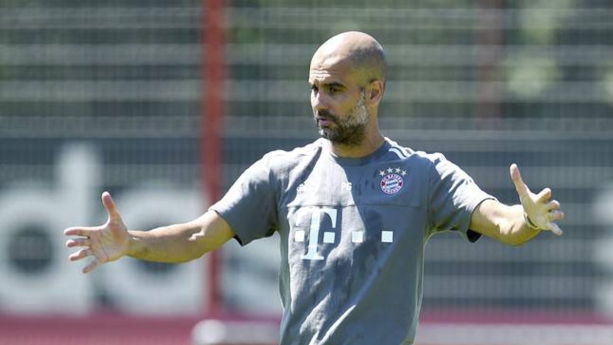 Pep Guardiola, el miércoles, durante un entreno del Bayern de Múnich.