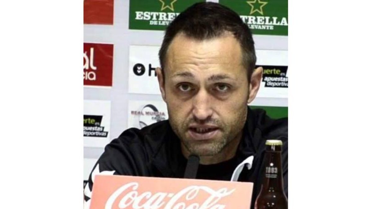 José Manuel Aira no se fía de una Cultural muy competitiva.
