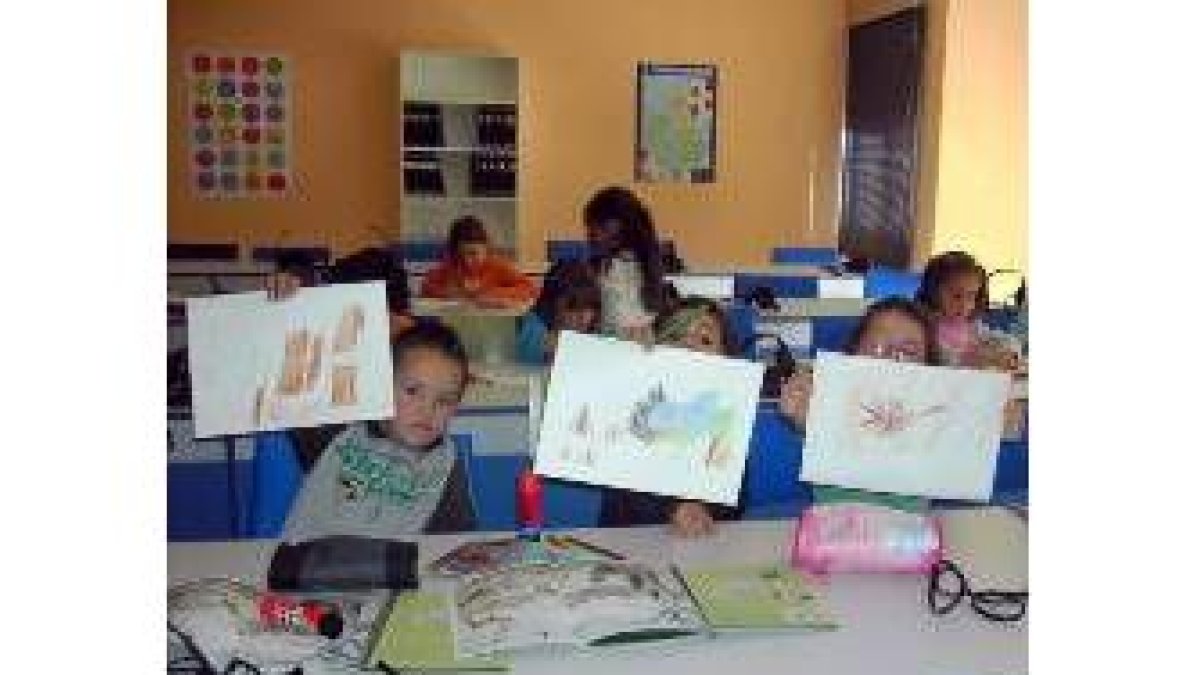 Los niños del colegio de Boñar, en una de las actividades