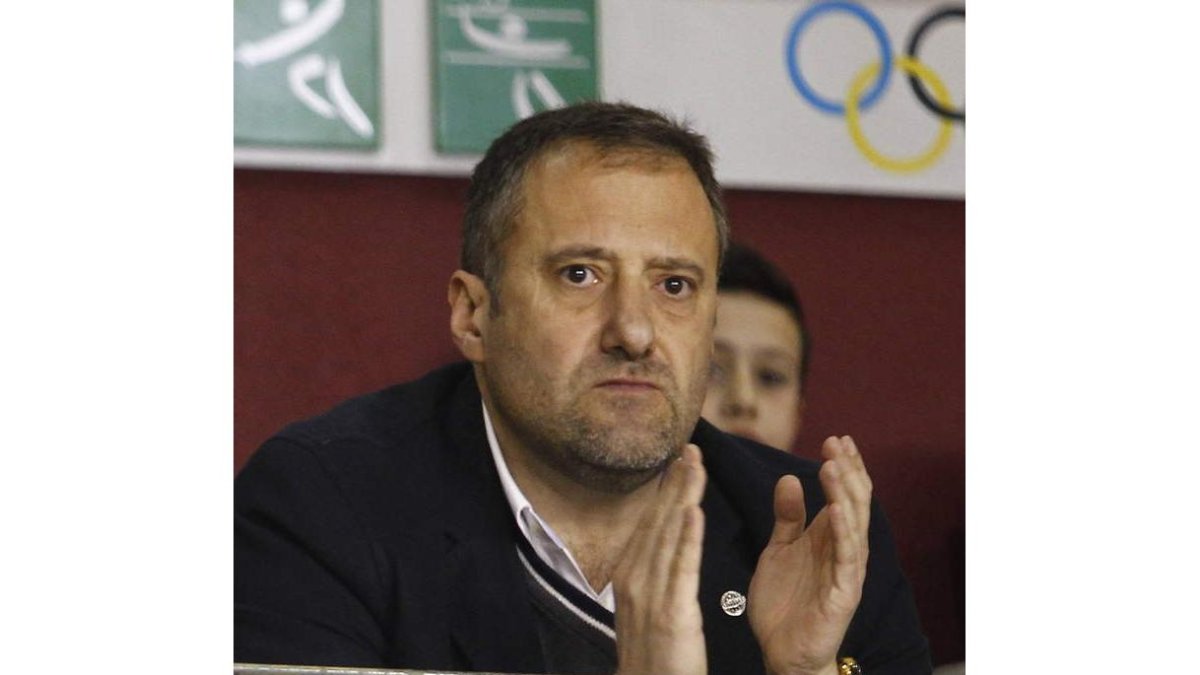 Carlos Pollán en el palco en el partido del pasado sábado ante el Cangas.