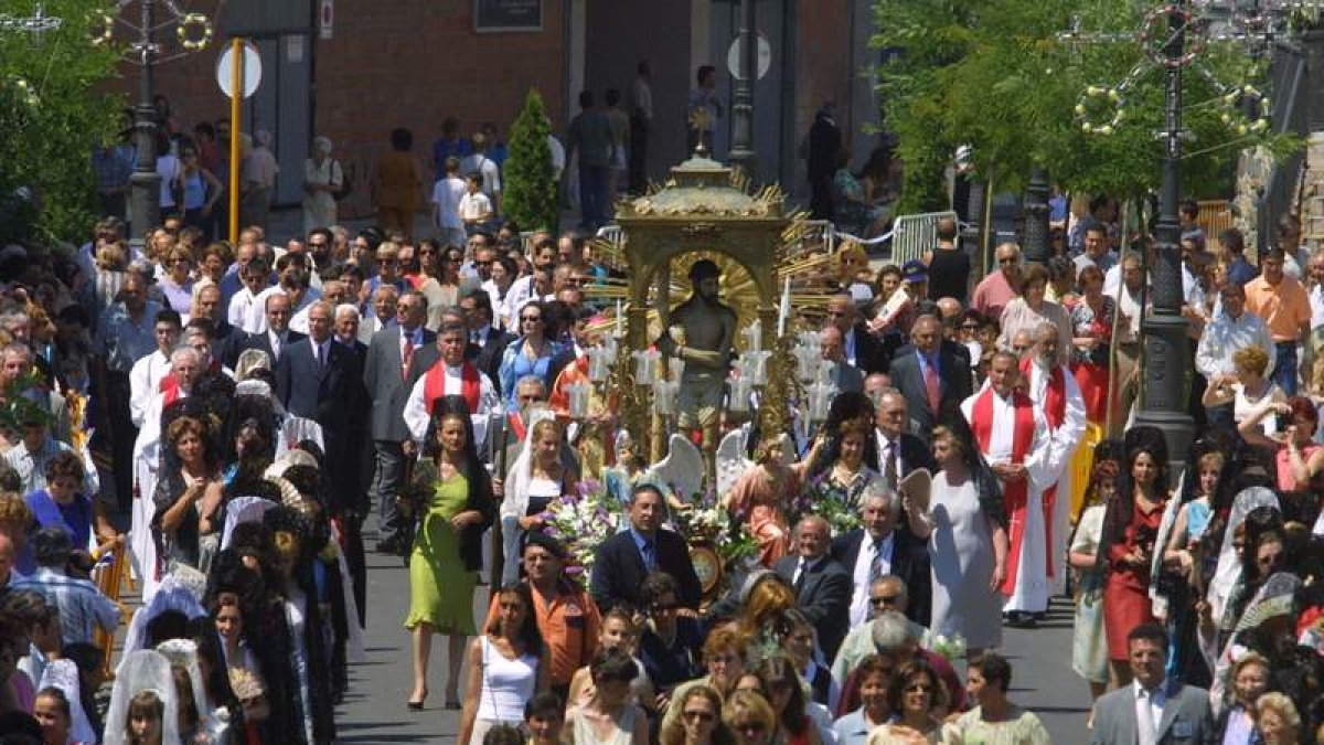 Imágen de la prociesión de la última Salida del Santo en el año 2008.
