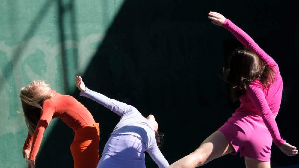 Escena de ‘MudarseInstalarse’, hoy en el Teatro El Albéitar. DL