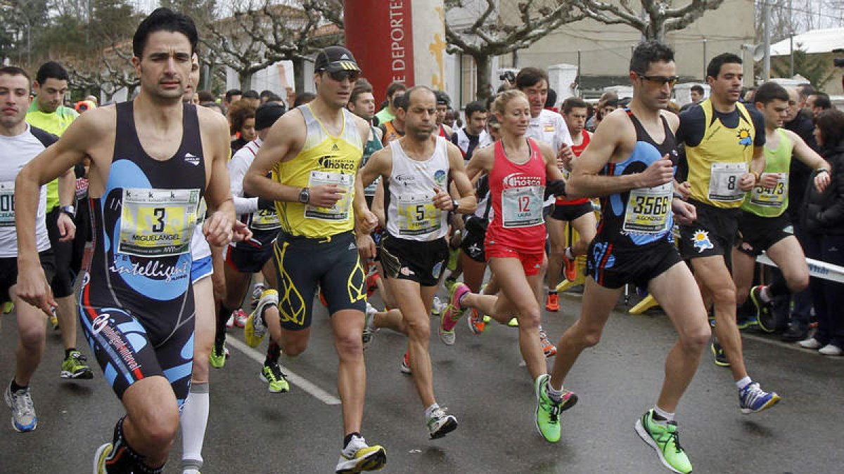 Fermín, con el dorsal 5 en la última edición de la Media Maratón de León donde acabó en los puestos de privilegio.