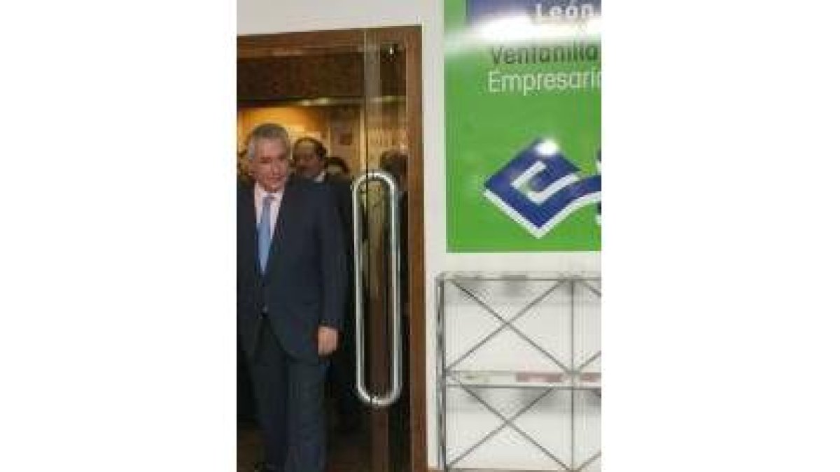 Javier Arenas el día de la inauguración de la Ventanilla Única de León