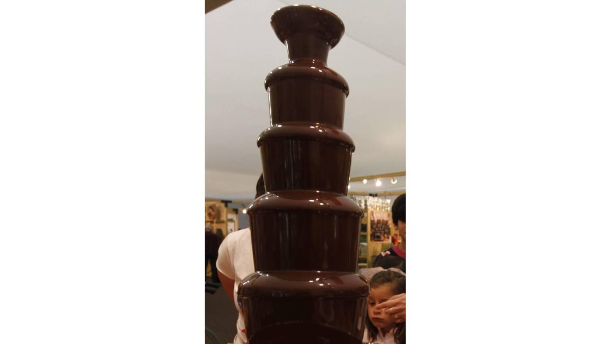 La feria del chocolate de Astorga se abre hoy para mostrar las delicias de este producto