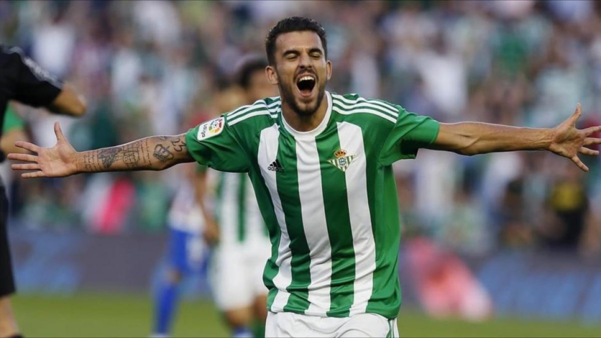 Ceballos celebra un gol con el Betis la pasada temporada.