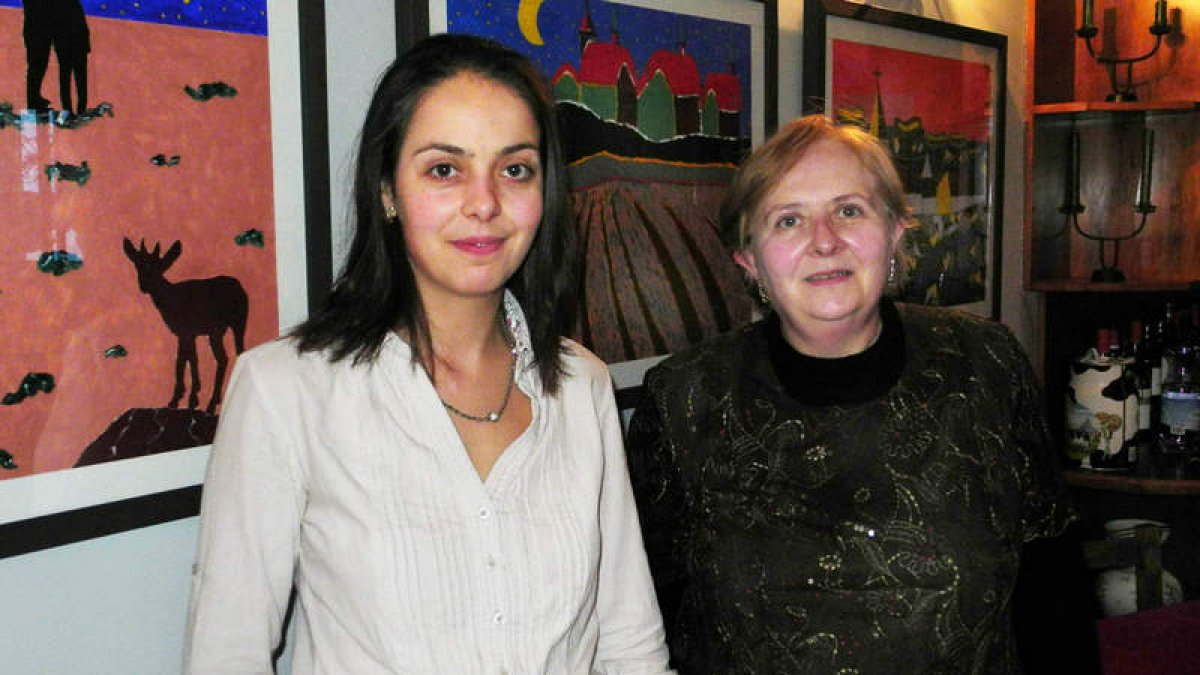 Maribel, chef del Restaurante Anita en Cabrilanes, e Isabel, su madre.