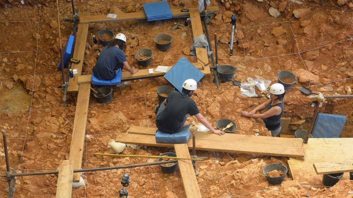 Búsqueda de restos del ‘Homo sapiens’ en Atapuerca. SANTI OTERO