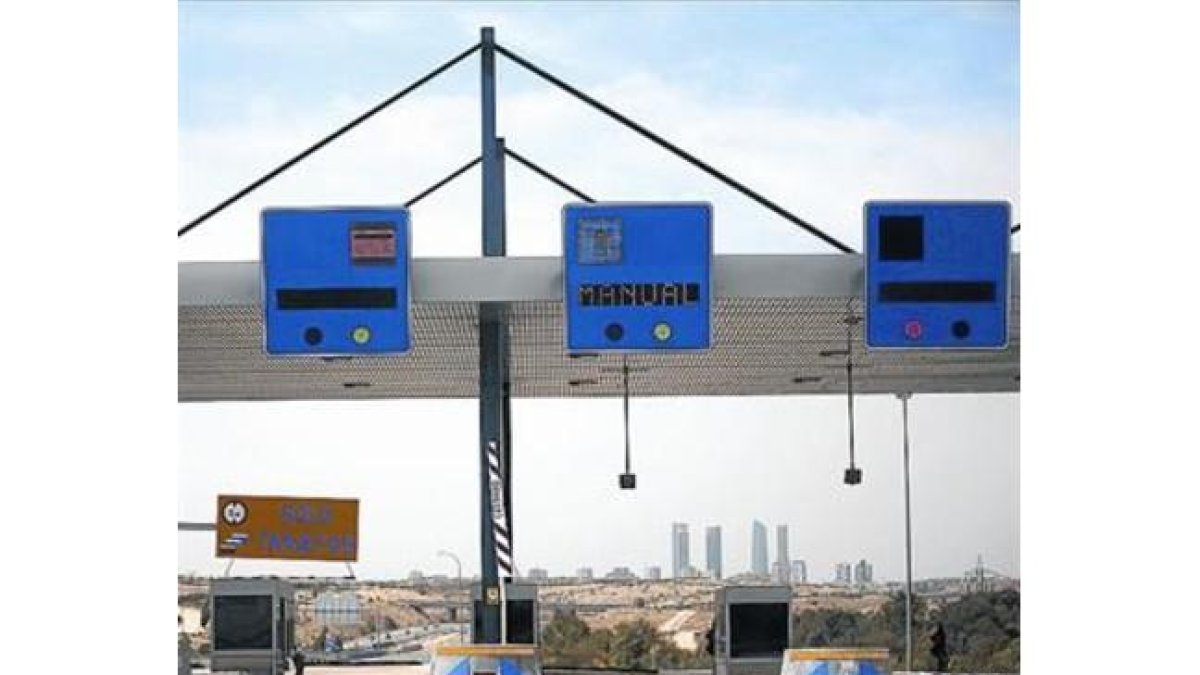 Peaje de una de las radiales de Madrid.