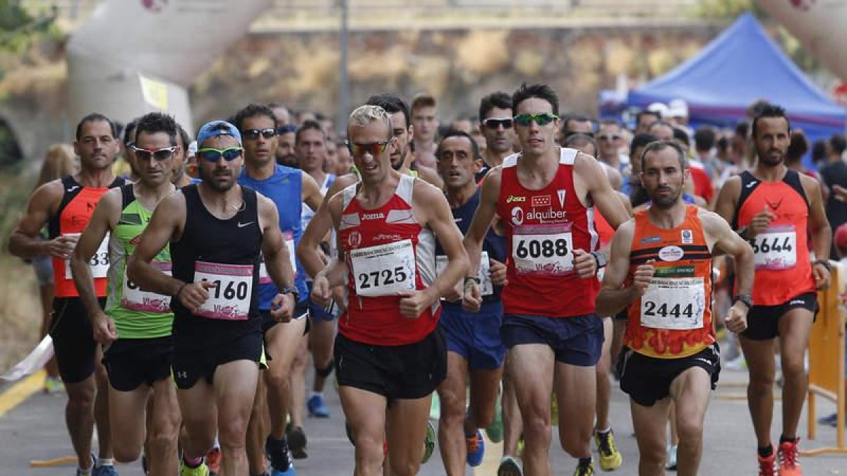 Sergio, Sanz, Cánovas, Fernández Giralda y Alberto tomaron posiciones desde la salida. JESÚS SALVADORES