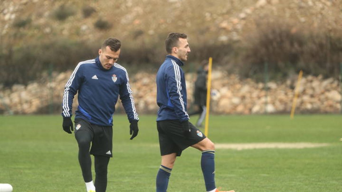 Entrenamiento de la Ponferradina. LUIS DE LA MATA