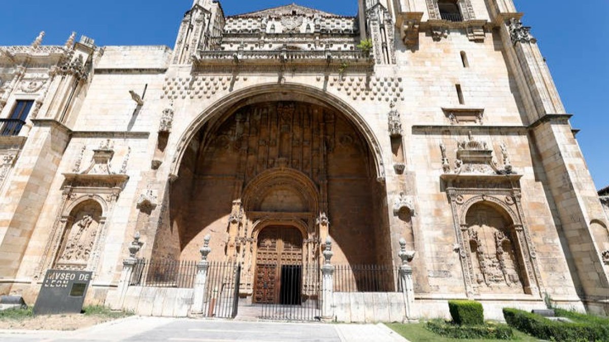 Detalle de la fachada de la iglesia de San Marcos. MARCIANO PÉREZ