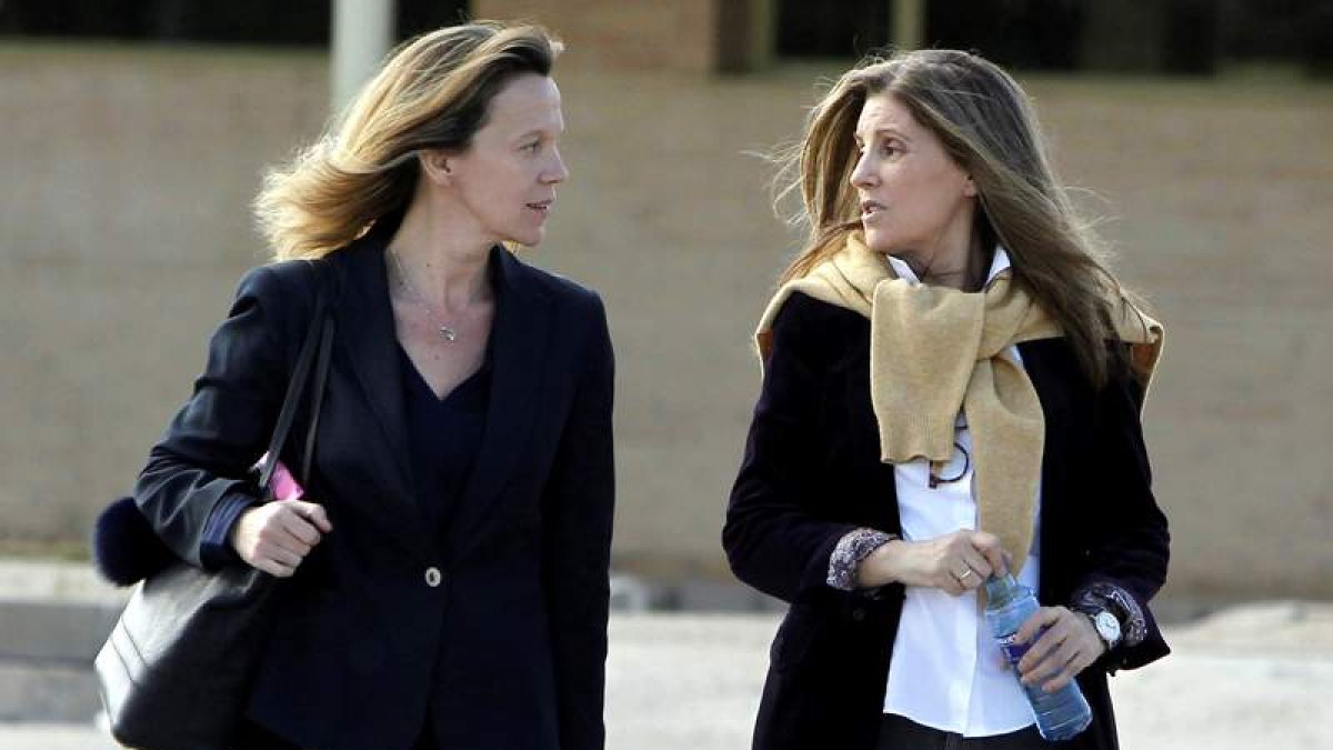 Rosalía Iglesias a su salida de Soto del Real. PAOLO AGUILAR
