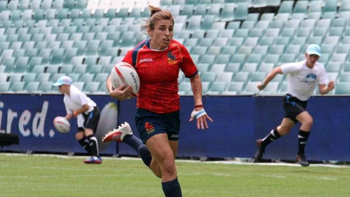 La leonesa María Casado, con la selección de Rugby 7, buscaba en Kazán el billete olímpico. DL