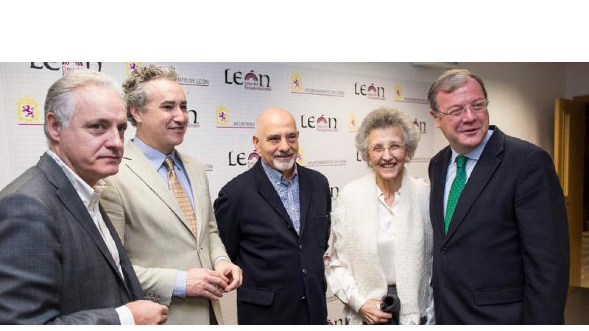 Javier Menéndez, Ramón Criado, Aurelio Viejo, Margarita Moráis y Antonio Silván en la presentación del ciclo.