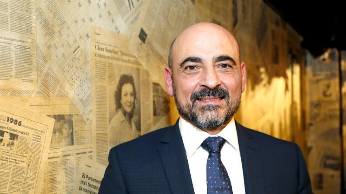 El periodista y escritor leonés Juan Carlos Vázquez, ganador del Premio de Novela Felipe Trigo. RAQUEL P. VIECO