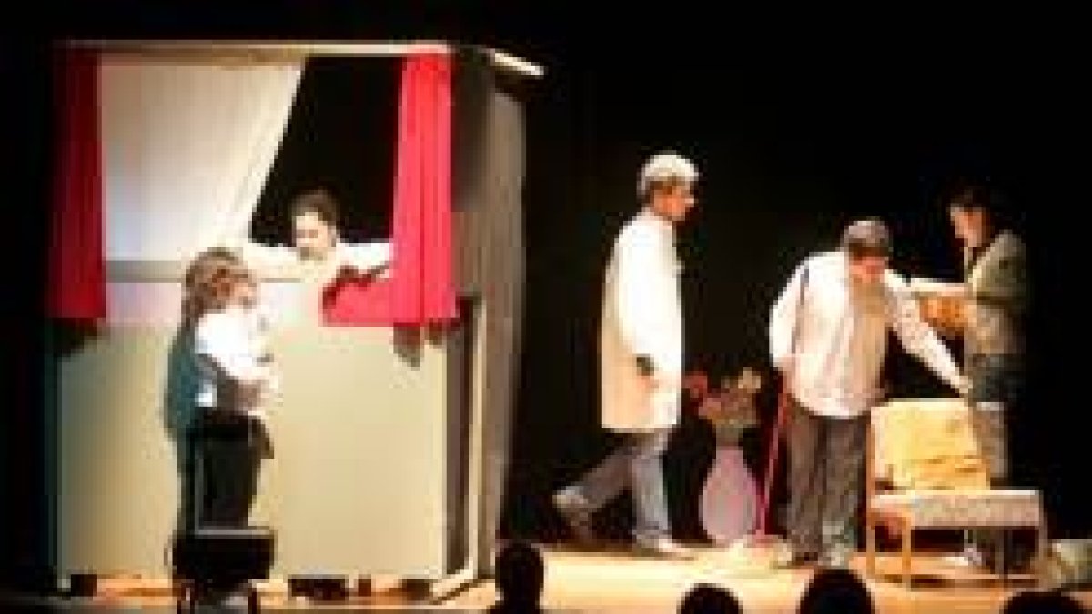 Un momento de la representación de «A vueltas con Don Quijote»
