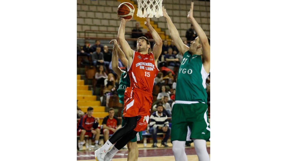 José López anotó 17 puntos. JESÚS