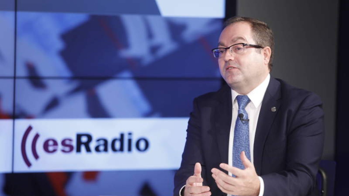 El director general del Incibe, durante el encuentro en El Filandón de La 8 y Diario de León. RAMIRO
