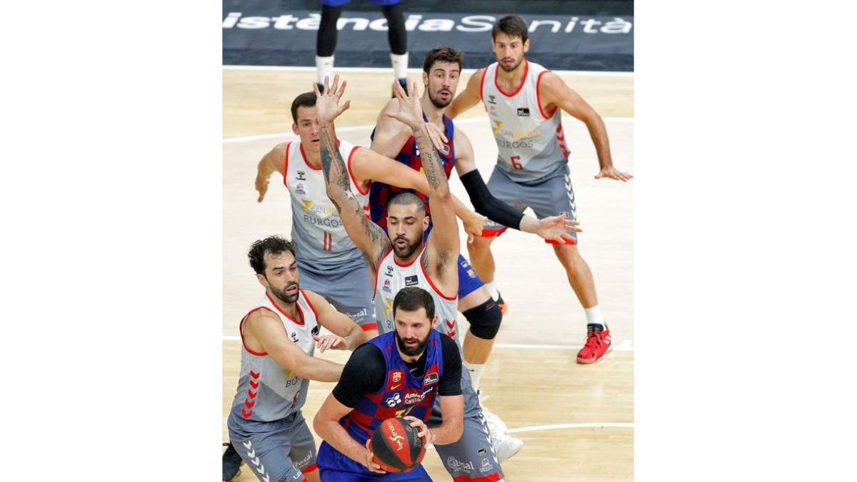 Mirotic demostró ante el Burgos su condición de MVP. BRUQUE