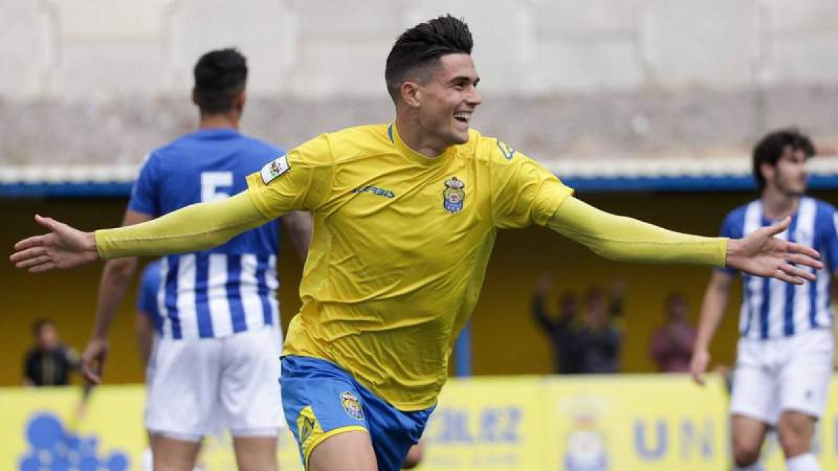 Edu Espiau refuerza la delantera de la SD Ponferradina. DL