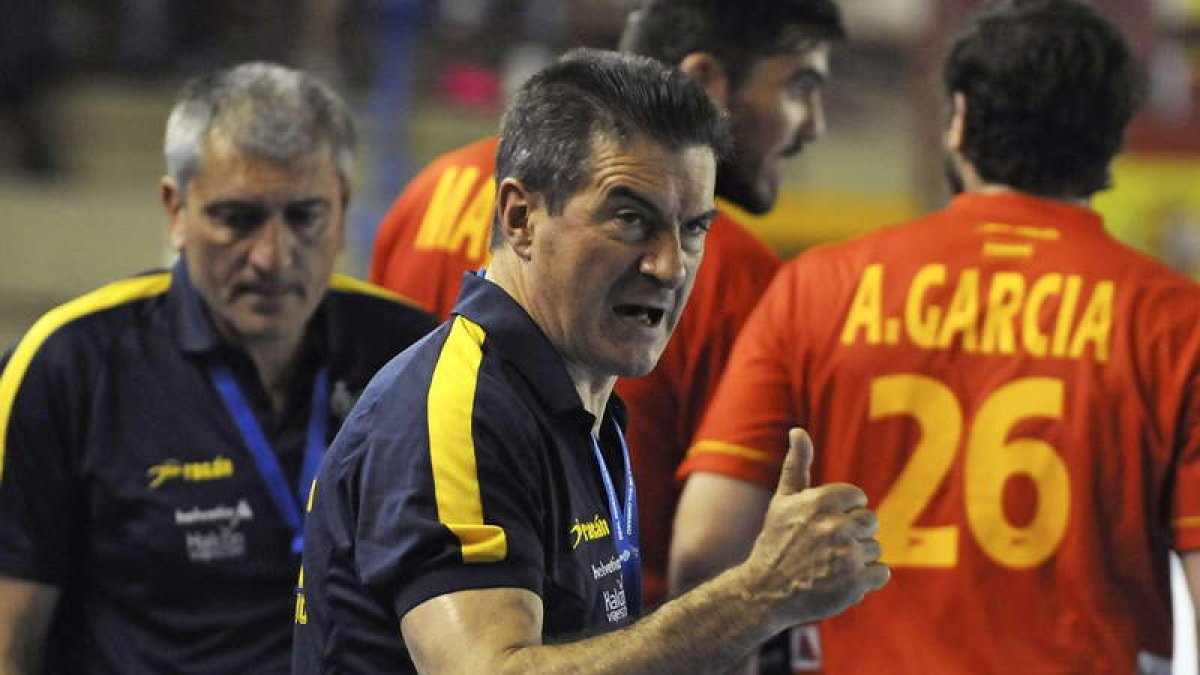El entrenador leonés Manolo Cadenas.