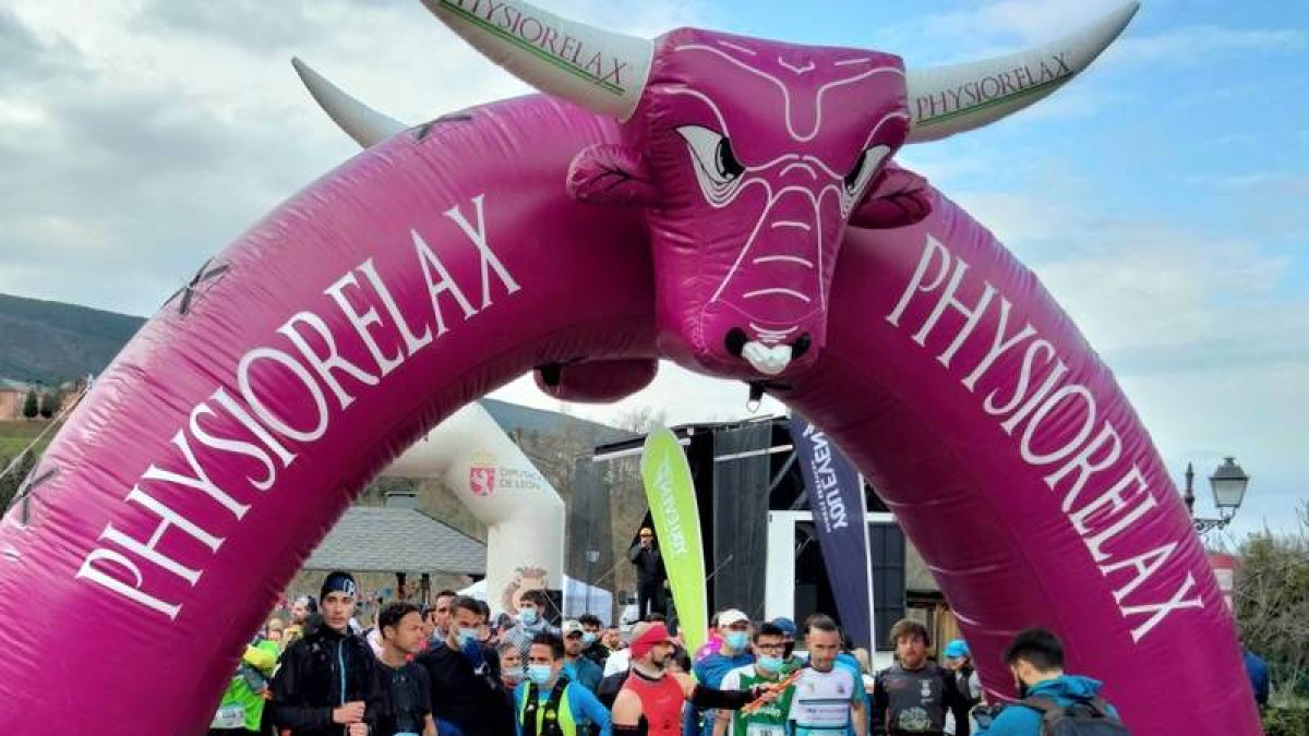 Momento de la salida de la categoría Promo. ORGANIZACIÓN ALTO SIL