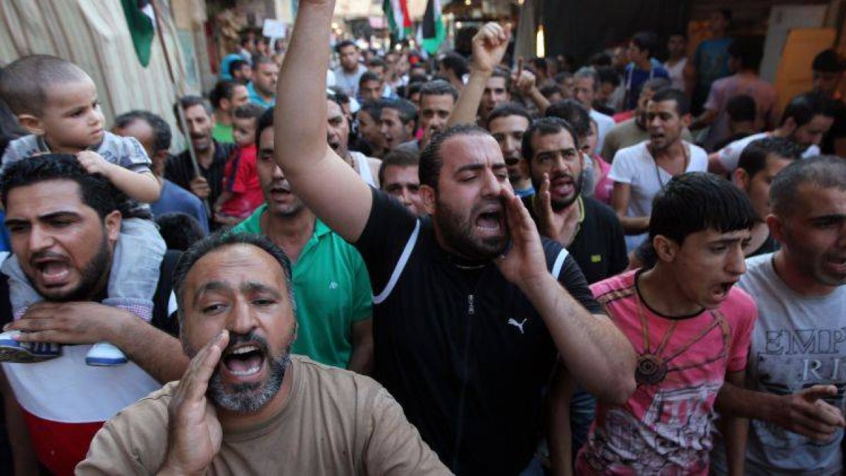 Manifestantes en Beirut contra las caricaturas de Mahoma publicadas.