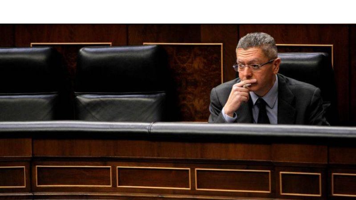 Gallardón, al comienzo de una sesión plenaria en el Congreso.