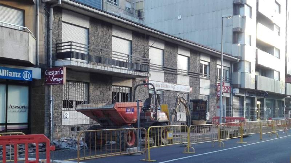 Las obras han comenzado por tramos para no molestar. ARAUJO