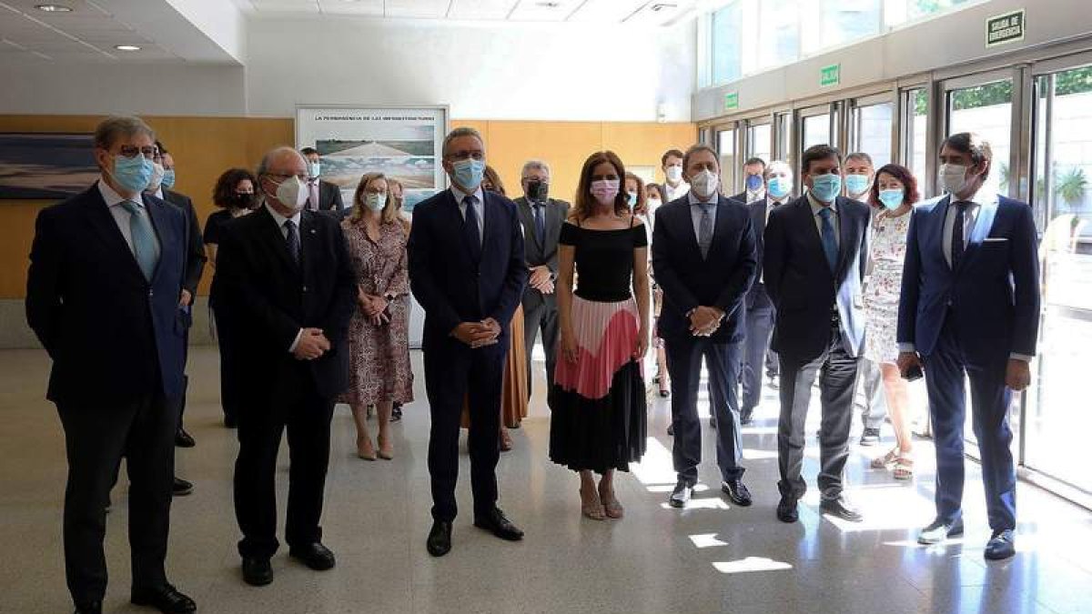 Los representantes empresariales y políticos respaldaron ayer a los responsables del ‘hub’ en su presentación en Valladolid. R. GARCÍA