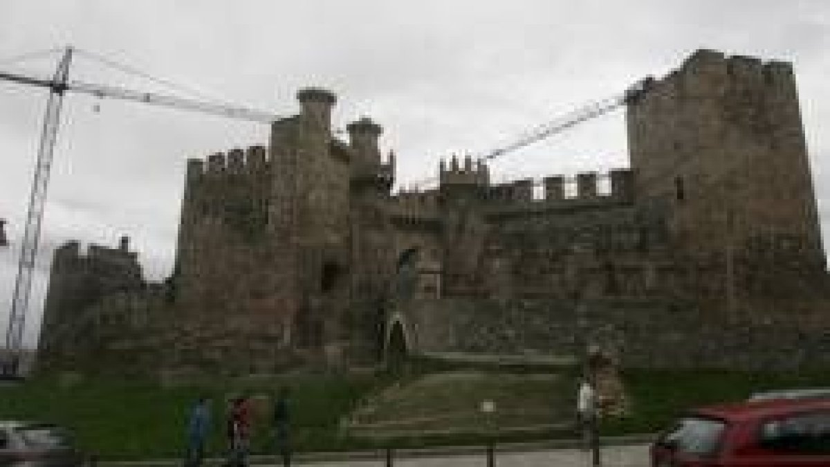 La Fundación nace vinculada al castillo de Ponferrada y lleva el nombre de su penúltimo restaurador