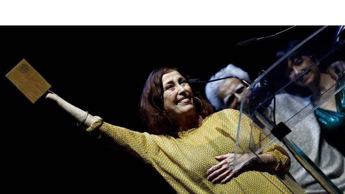 Verónica Forqué al recibír el Premio de la Unión de Actores días antes de actuar en el Auditorio, función que fue cancelada. MARISCAL