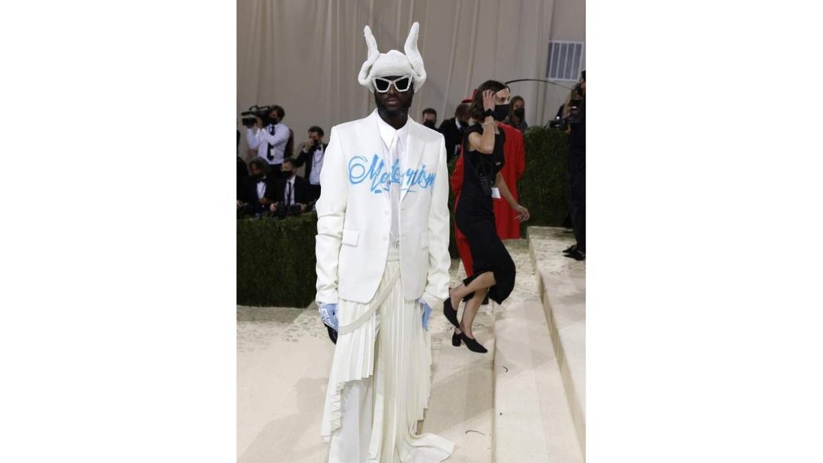 Virgil Abloh en la alfombra roja de la gala anual del Metropolitan de Nueva York