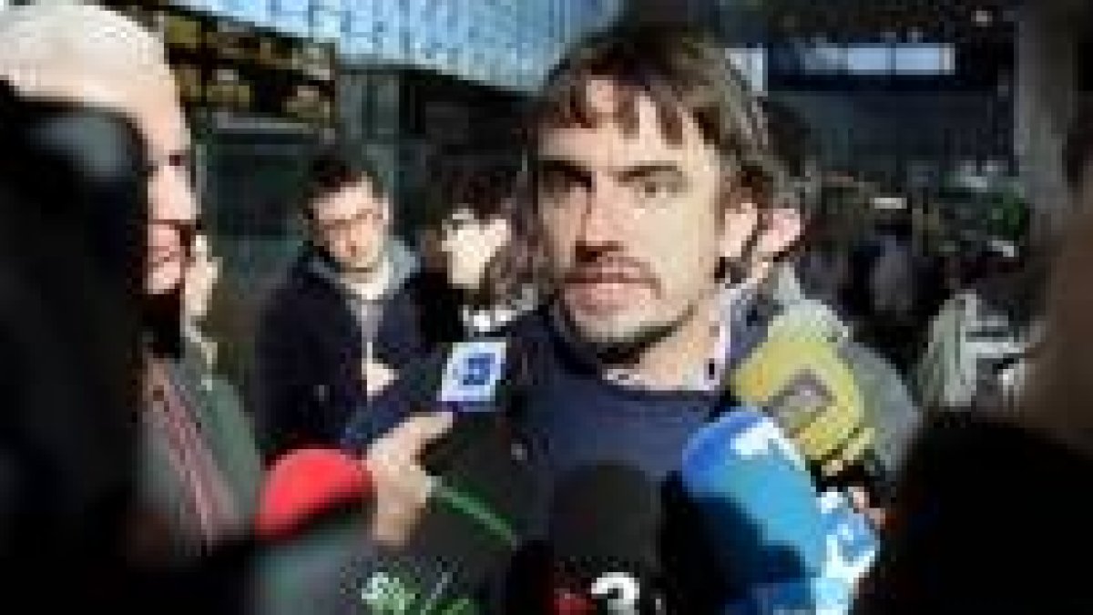 Los cooperantes de Intermón-Oxfam a su llegada a Barcelona
