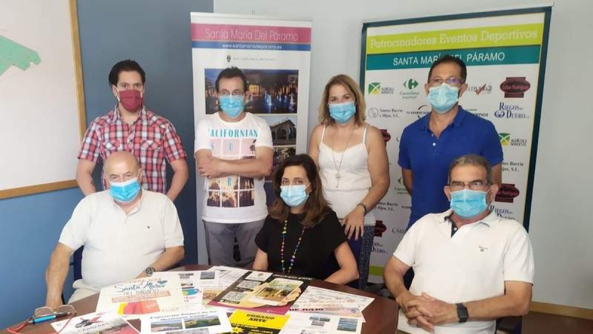 El equipo de gobierno presentó la programación de agosto. DL