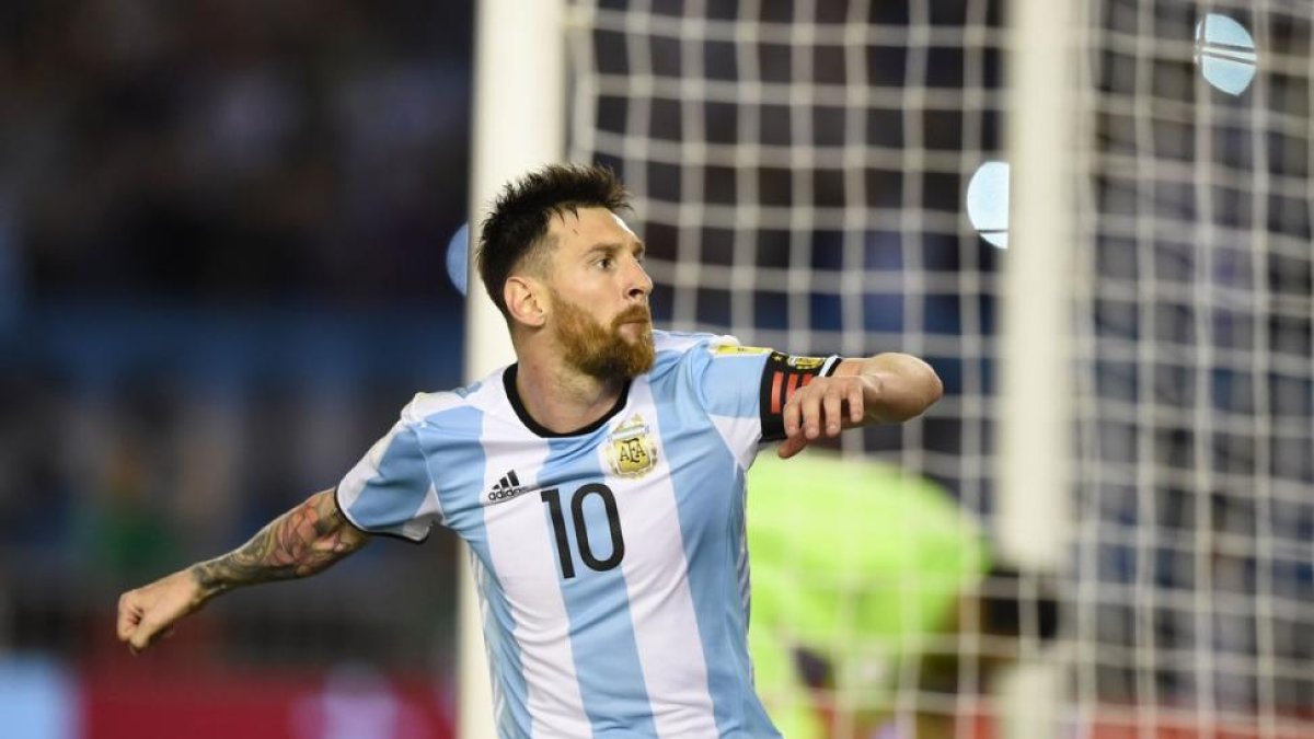 Leo Messi celebrando un gol con la selección Argentina