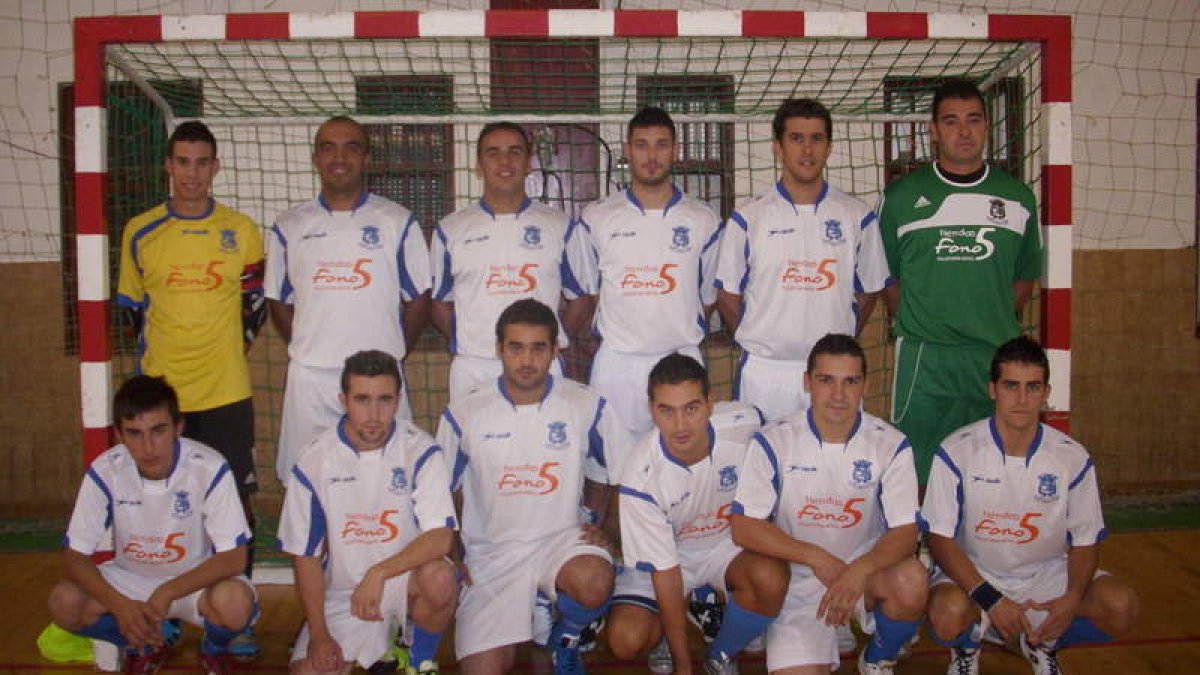 Formación del equipo de La Bañeza que milita en la Liga Nacional Juvenil.