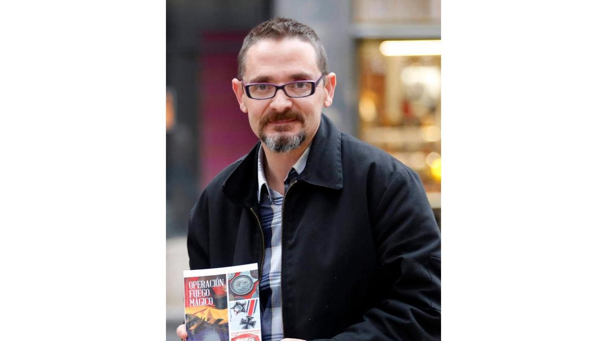 El autor leonés Rubén García Robles. MARCIANO