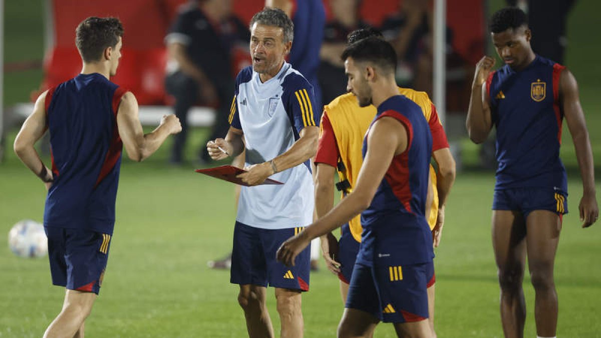 Luis Enrique insiste en que mantendrá el estilo de juego de España cueste lo que cueste. JUANJO MARTÍN
