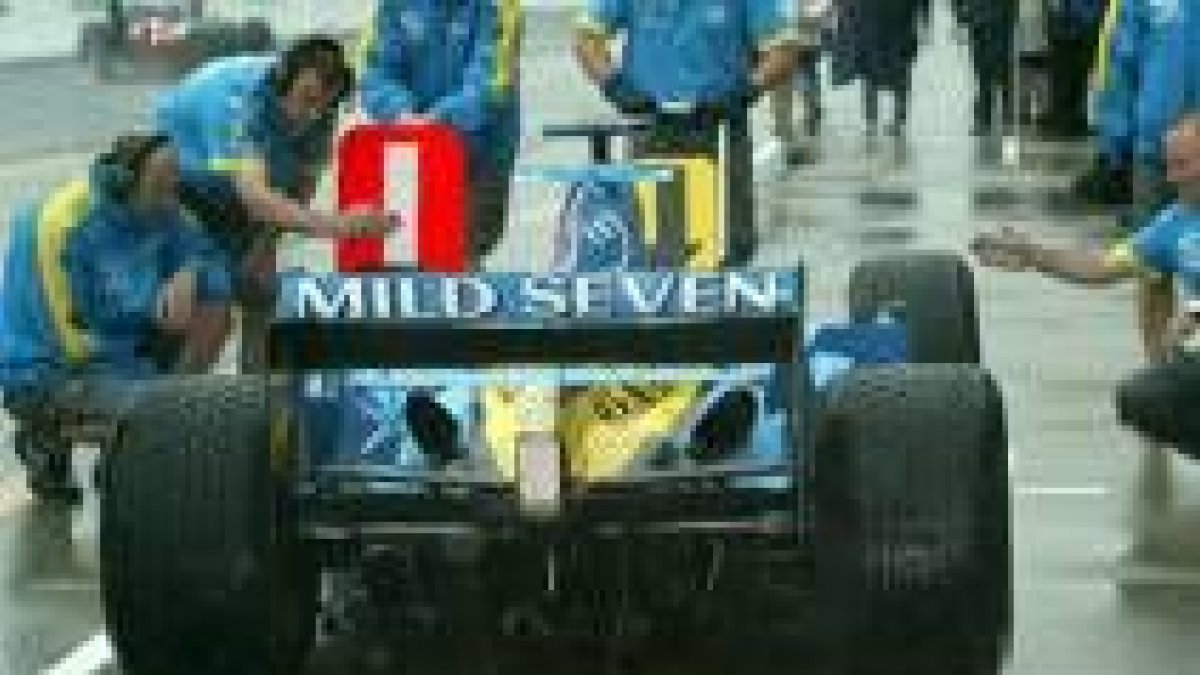 Fernando Alonso, en los entrenamientos de Suzuka, que se vieron alterados por la intensa lluvia