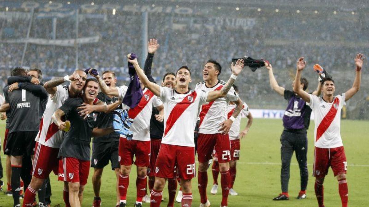 Los jugadores del River celebran la clasificación para la final de la Libertadores ante el Gremio de Porto Alegre.