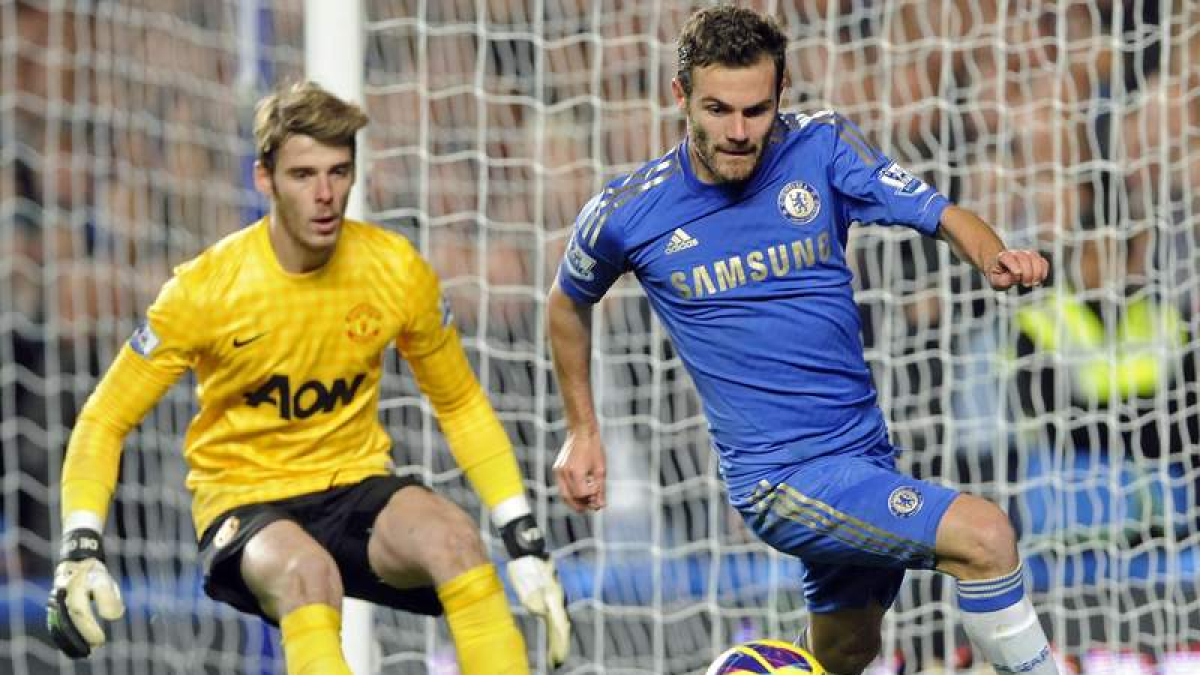 Mata, a la derecha, y De Gea en el Chlesea-Manchester.