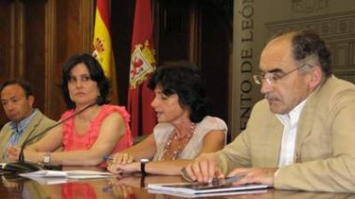 Rueda de prensa para informar del congreso.