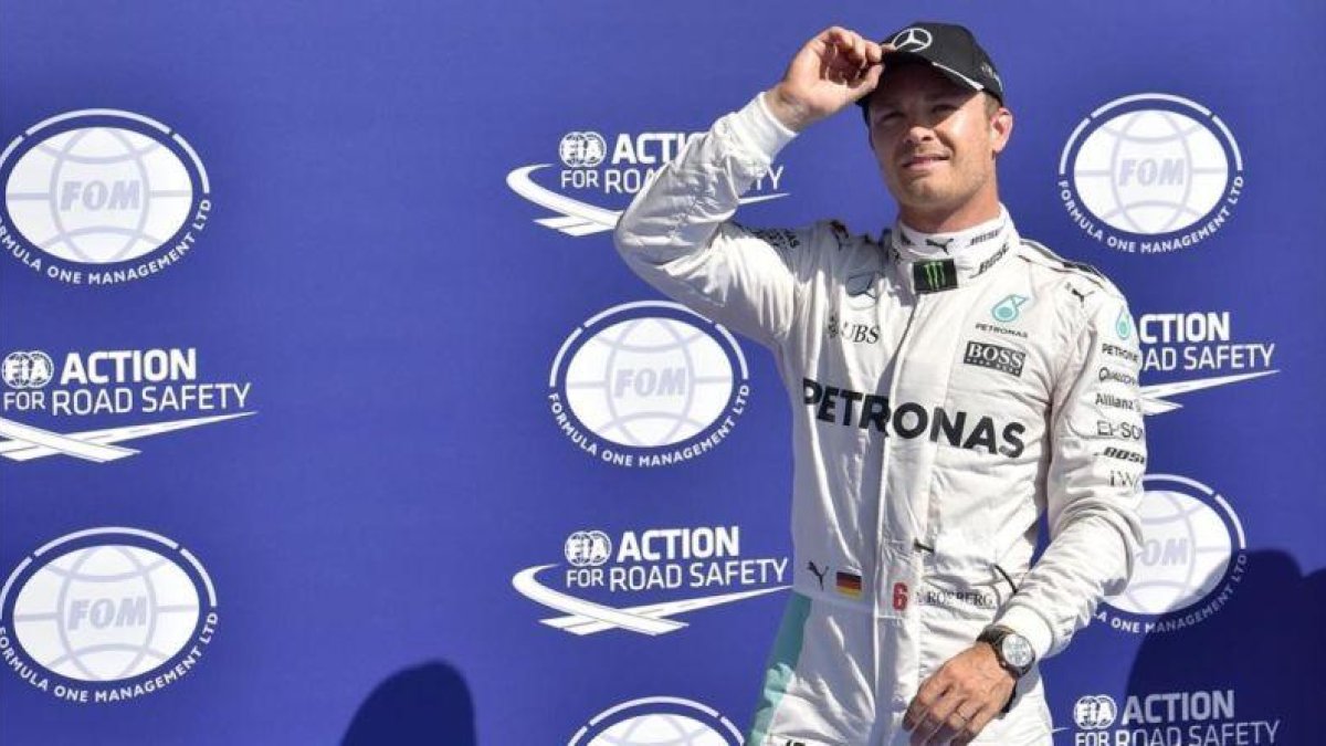 Nico Rosberg celebra la pole en la sesión de calificación del circuito de Spa.