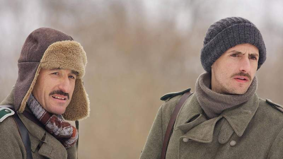 Carmelo Gómez y Juan Diego Botto, en una escena de la película ‘Silencio en la nieve’.
