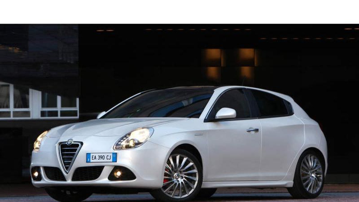 El Alfa Giulietta adopta el nuevo cambio TCT de 6 marchas.