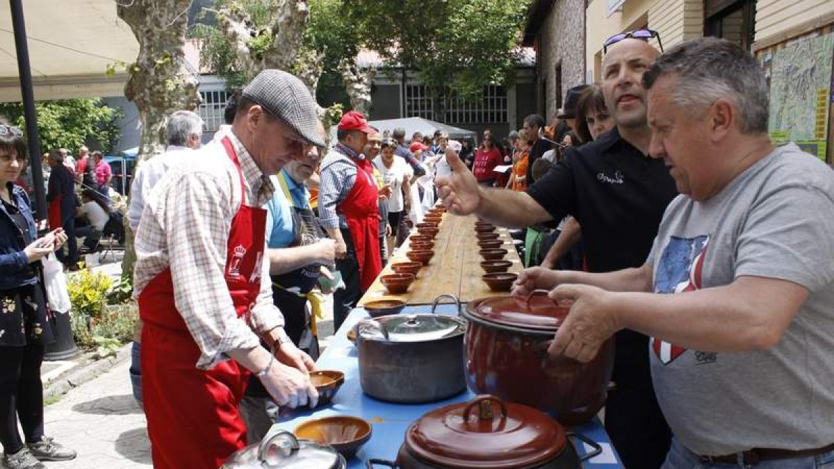 Cistierna acoge todos los años concurso de ollas. CAMPOS