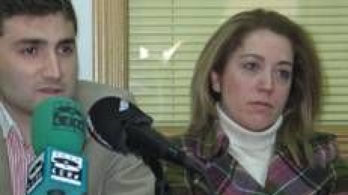 El nuevo candidato, Javier Panero, entre Fernández y Rodríguez
