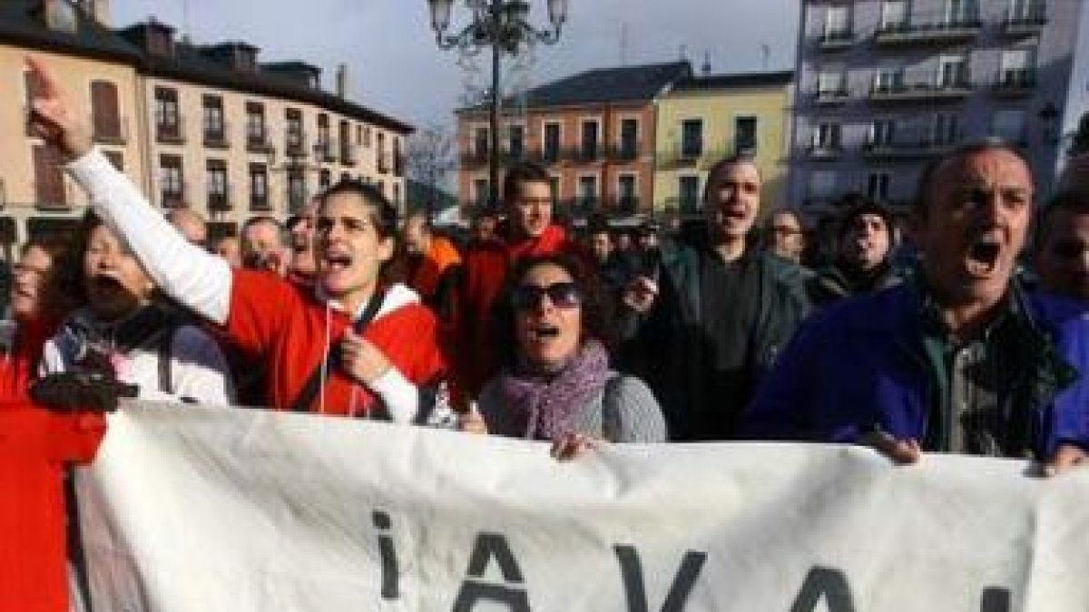 La protesta de la plantilla se aplaza hasta el miércoles.